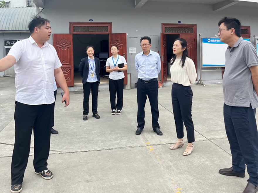 圖4：集團黨委委員、副總經(jīng)理賀維維督導駕培場所安全工作